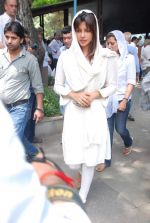priyanka Chopra at Ashok Mehta_s funeral in Mumbai on 17th Aug 2012 (100).JPG