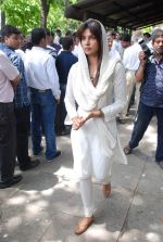 priyanka Chopra at Ashok Mehta_s funeral in Mumbai on 17th Aug 2012 (115).JPG