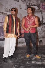 Vivek Oberoi, Mika Singh on the sets of Kismat Love Paisa Dili in Filmcity,Mumbai on 17th Aug 2012 (16).JPG