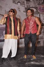 Vivek Oberoi, Mika Singh on the sets of Kismat Love Paisa Dili in Filmcity,Mumbai on 17th Aug 2012 (19).JPG