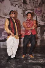 Vivek Oberoi, Mika Singh on the sets of Kismat Love Paisa Dili in Filmcity,Mumbai on 17th Aug 2012 (24).JPG