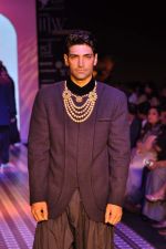 Model walks the ramp for Anmol Jewels Show at IIJW Day 2 on 20th Aug 2012 (12).JPG