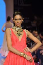 Model walks the ramp for Anmol Jewels Show at IIJW Day 2 on 20th Aug 2012 (56).JPG