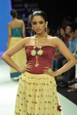 Model walks the ramp for Gia Jewels Show at IIJW Day 2 on 20th Aug 2012 (102).JPG
