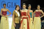 Model walks the ramp for Gia Jewels Show at IIJW Day 2 on 20th Aug 2012 (48).JPG