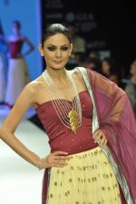 Model walks the ramp for Gia Jewels Show at IIJW Day 2 on 20th Aug 2012 (54).JPG