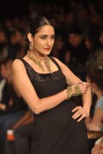 Model walks the ramp for Anand Shah Show at IIJW Day 3 on 21st Aug 2012 (14).JPG