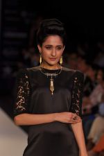 Model walks the ramp for Infinity Creation-Japan Show at IIJW Day 3 on 21st Aug 2012 (36).JPG