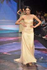 Model walks the ramp for YS 18 Show at IIJW Day 3 on 21st Aug 2012 (157).JPG