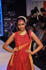 Model walks the ramp for Gitanjali show on day 4 of IIJW on 22nd Aug 2012 (209).JPG