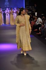 Model walks the ramp for Jewels Emporium Show at IIJW Day 4 on 22nd Aug 2012 (79).JPG