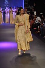 Model walks the ramp for Jewels Emporium Show at IIJW Day 4 on 22nd Aug 2012 (80).JPG