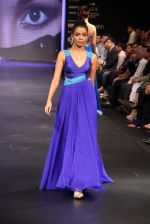 Model walks the ramp for KGK Entice Pvt.Ltd Show at IIJW Day 4 on 22nd Aug 2012 (137).JPG