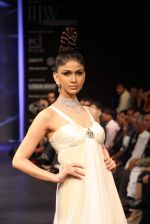 Model walks the ramp for KGK Entice Pvt.Ltd Show at IIJW Day 4 on 22nd Aug 2012 (142).JPG