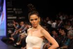 Model walks the ramp for KGK Entice Pvt.Ltd Show at IIJW Day 4 on 22nd Aug 2012 (149).JPG