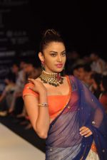 Model walks the ramp for Kriplani & Sons Show at IIJW Day 4 on 22nd Aug 2012 (80).JPG