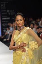 Model walks the ramp for Kriplani & Sons Show at IIJW Day 4 on 22nd Aug 2012 (94).JPG