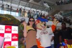 Karisma Kapoor plays with kids at Kellogs chocos augmented reality game on 24th Aug 2012 (102).JPG