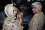 Shabana Azmi, Javed Akhtar at A K Hangal_s prayer meet in Juhu, Mumbai on 27th Aug 2012 (47).JPG