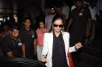 Sonam Kapoor snapped at Infinity Mall in Andheri, Mumbai on 28th Aug 2012 (26).JPG