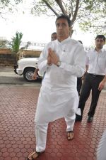  pay tribute to Reitesh Deshmukh_s father Vilasrao Deshmukh in NCPA on 31st Aug 2012 (7).JPG