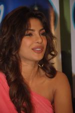 Priyanka Chopra on the sets of Indian Idol in Filmcity, Mumbai on 31st Aug 2012 (199).JPG