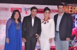 Kareena Kapoor, Madhur Bhandarkar endorses Jealous 21 collection to promote Heroine in Mumbai on 1st Sept 2012 (98).JPG