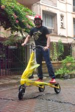 Rannvijay Singh launches Trikke three wheeler carving vehicles in Mumbai on 4th Sept 2012 (17).JPG