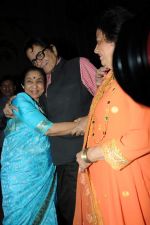 Asha Bhosle, Manoj Kumar at Asha Bhosle_s 80 glorious years celebrations and her film Maii promotions in Mumbai on 5th Sept 2012 (164).JPG