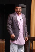 Paresh Rawal at Kishan VS Kanhaiya play at rang sharda in Mumbai on 5th Sept 2012 (26).JPG