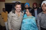 Sukhwinder Singh ,Asha Bhosle at Asha Bhosle_s 80 glorious years celebrations and her film Maii promotions in Mumbai on 5th Sept 2012 (89).JPG