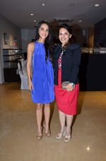TAra Sharma at Poonam Soni_s Platinum collection in Breach Candy on 6th Sept 2012 (18).JPG
