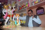 Paresh Rawal sells Ganesh idols for the promotion of his film Oh My God on 7th Sept 2012 (21).JPG