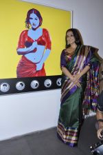 Vidya Balan at Viveek Sharma exhibition in Colaba on 8th Sept 2012 (119).JPG
