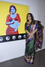Vidya Balan at Viveek Sharma exhibition in Colaba on 8th Sept 2012 (121).JPG