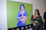 Vidya Balan at Viveek Sharma exhibition in Colaba on 8th Sept 2012 (39).JPG