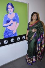 Vidya Balan at Viveek Sharma exhibition in Colaba on 8th Sept 2012 (50).JPG