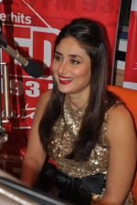 Kareena Kapoor promotes Heroine at Red FM 93.5 in Mumbai on 11th Sept 2012 (16).JPG
