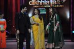 Kareena Kapoor, Madhuri Dixit, Karan Johar on the sets of Jhalak Dikhhla Jaa in Filmistan, Mumbai on 11th Sept 2012 (29).JPG