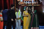 Kareena Kapoor, Madhuri Dixit, Karan Johar on the sets of Jhalak Dikhhla Jaa in Filmistan, Mumbai on 11th Sept 2012 (32).JPG