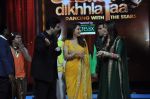 Kareena Kapoor, Madhuri Dixit, Karan Johar on the sets of Jhalak Dikhhla Jaa in Filmistan, Mumbai on 11th Sept 2012 (33).JPG