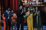 Kareena Kapoor, Madhuri Dixit, Karan Johar on the sets of Jhalak Dikhhla Jaa in Filmistan, Mumbai on 11th Sept 2012 (35).JPG