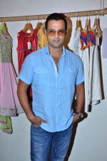 Rohit Roy at Nee & Oink launch their festive kidswear collection at the Autumn Tea Party at Chamomile in Palladium, Mumbai ON 11th Sept 2012.JPG