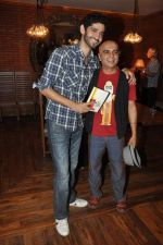 Gaurav Kapoor at Minty Tejpal_s book launch in Le Mangii on 12th Sept 2012 (82).JPG
