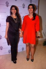 Kajol, Tanisha Mukherjee at Sherle Wagner store launch in Mumbai on 12th Sept 2012 (31).JPG
