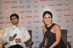 Kareena Kapoor launches September issue of Filmfare in Mumbai on 12th Sept 2012 (22).JPG