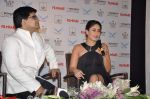 Kareena Kapoor launches September issue of Filmfare in Mumbai on 12th Sept 2012 (40).JPG