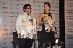 Kareena Kapoor launches September issue of Filmfare in Mumbai on 12th Sept 2012 (54).JPG