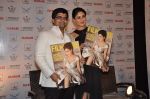Kareena Kapoor launches September issue of Filmfare in Mumbai on 12th Sept 2012 (57).JPG