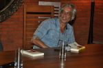 Sudhir Mishra at Minty Tejpal_s book launch in Le Mangii on 12th Sept 2012 (18).JPG